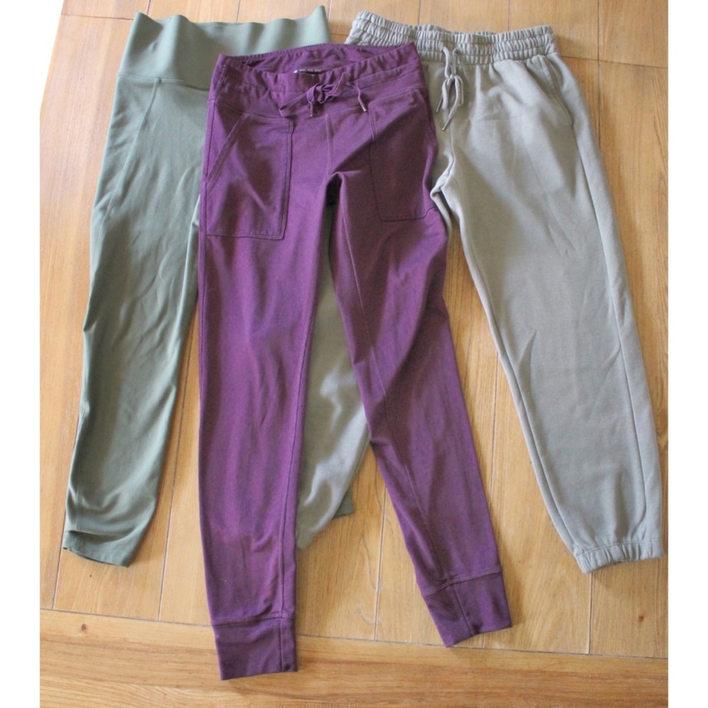 Women’s (3) Piece Lounge Athletic Pants Medium Preowned